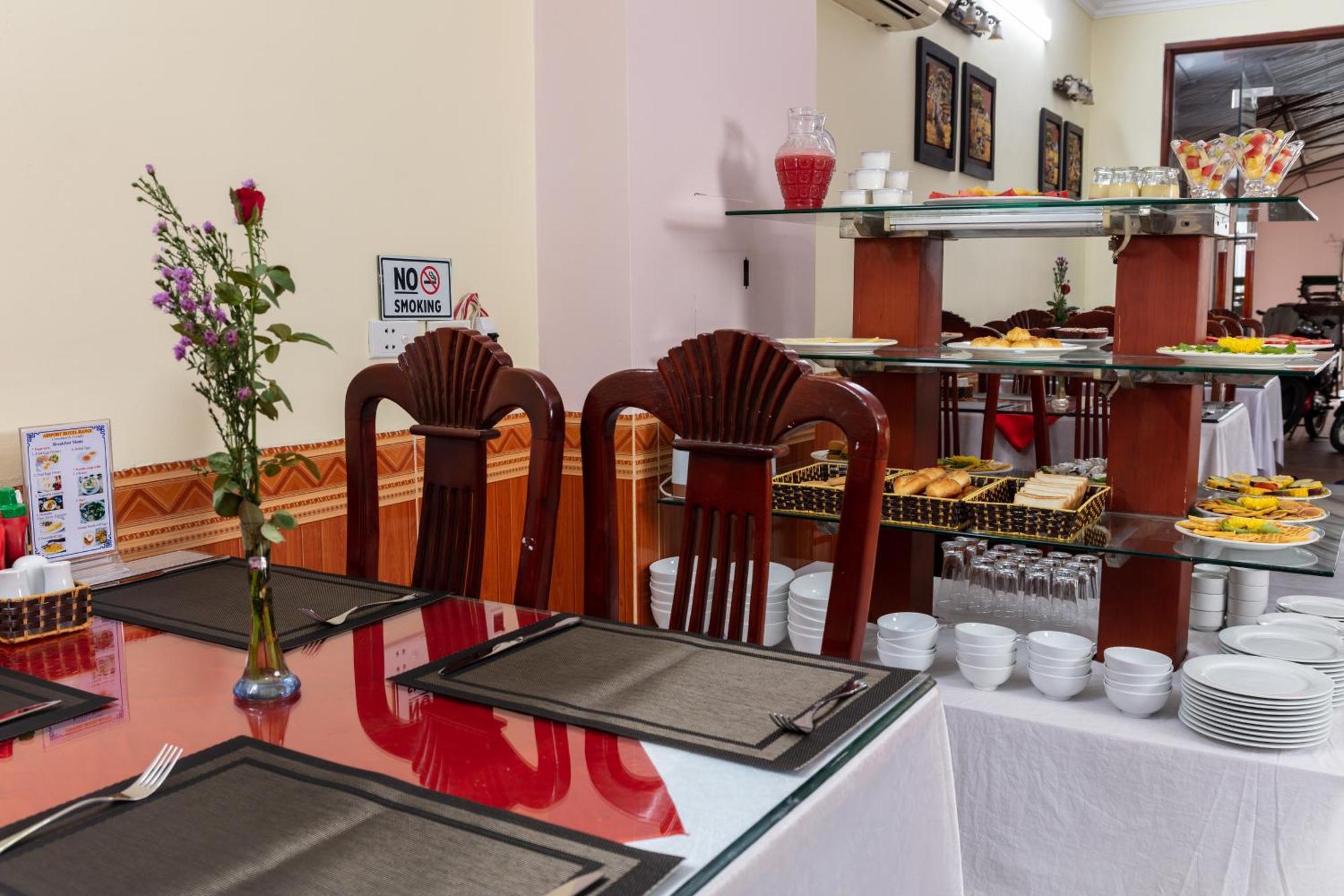 Viet Village Airport Hotel & Restaurants Hanoï Extérieur photo